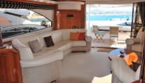 Yacht WINNING STREAK -  Salon looking Aft